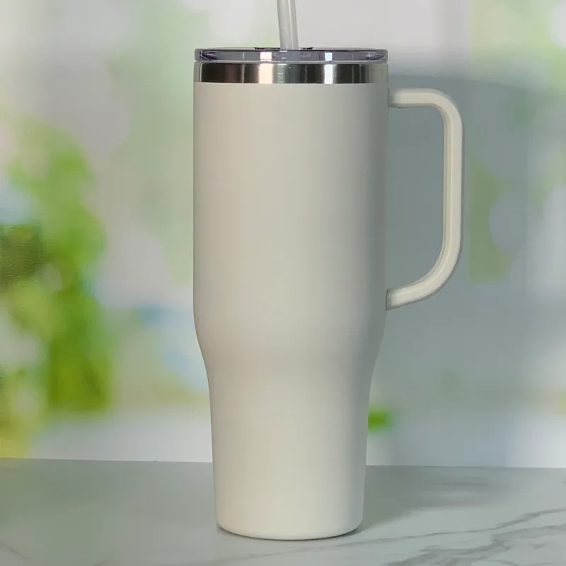 40 oz isoleret termokop i rustfrit stål med hank og skruelåg med skydelåg
